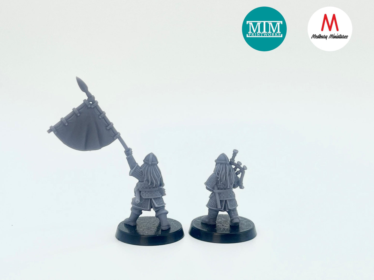 Dwarven Banner and Musician
