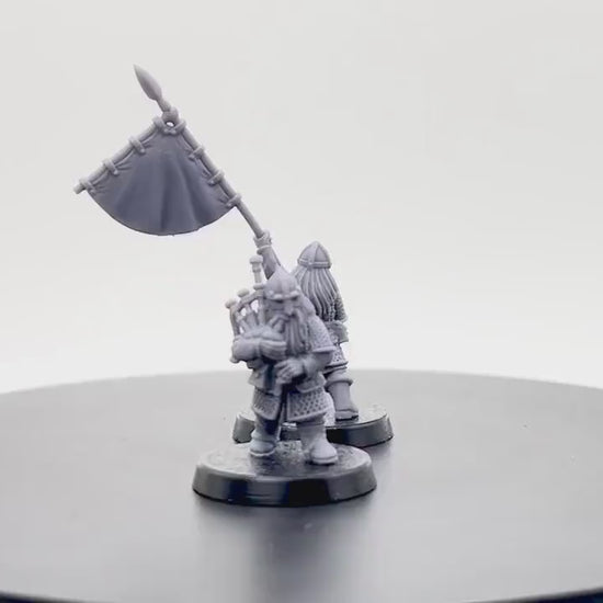 Dwarven Banner and Musician