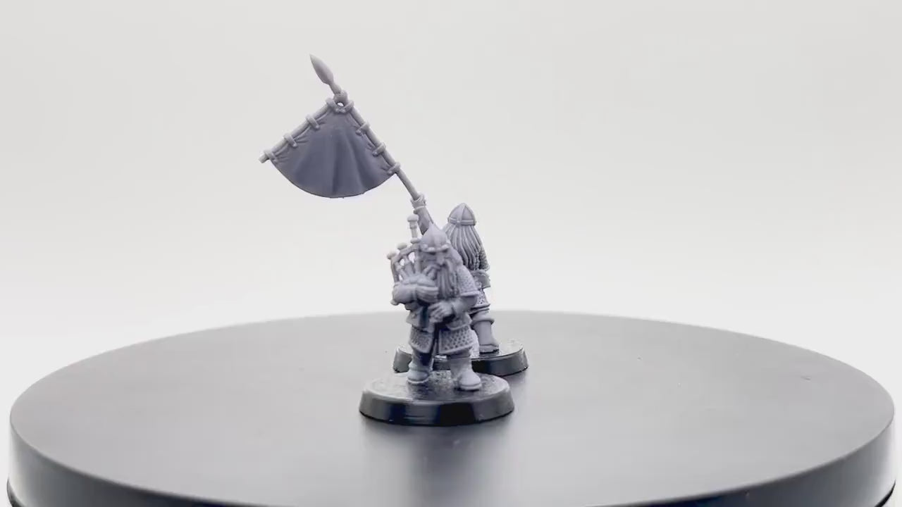 Dwarven Banner and Musician